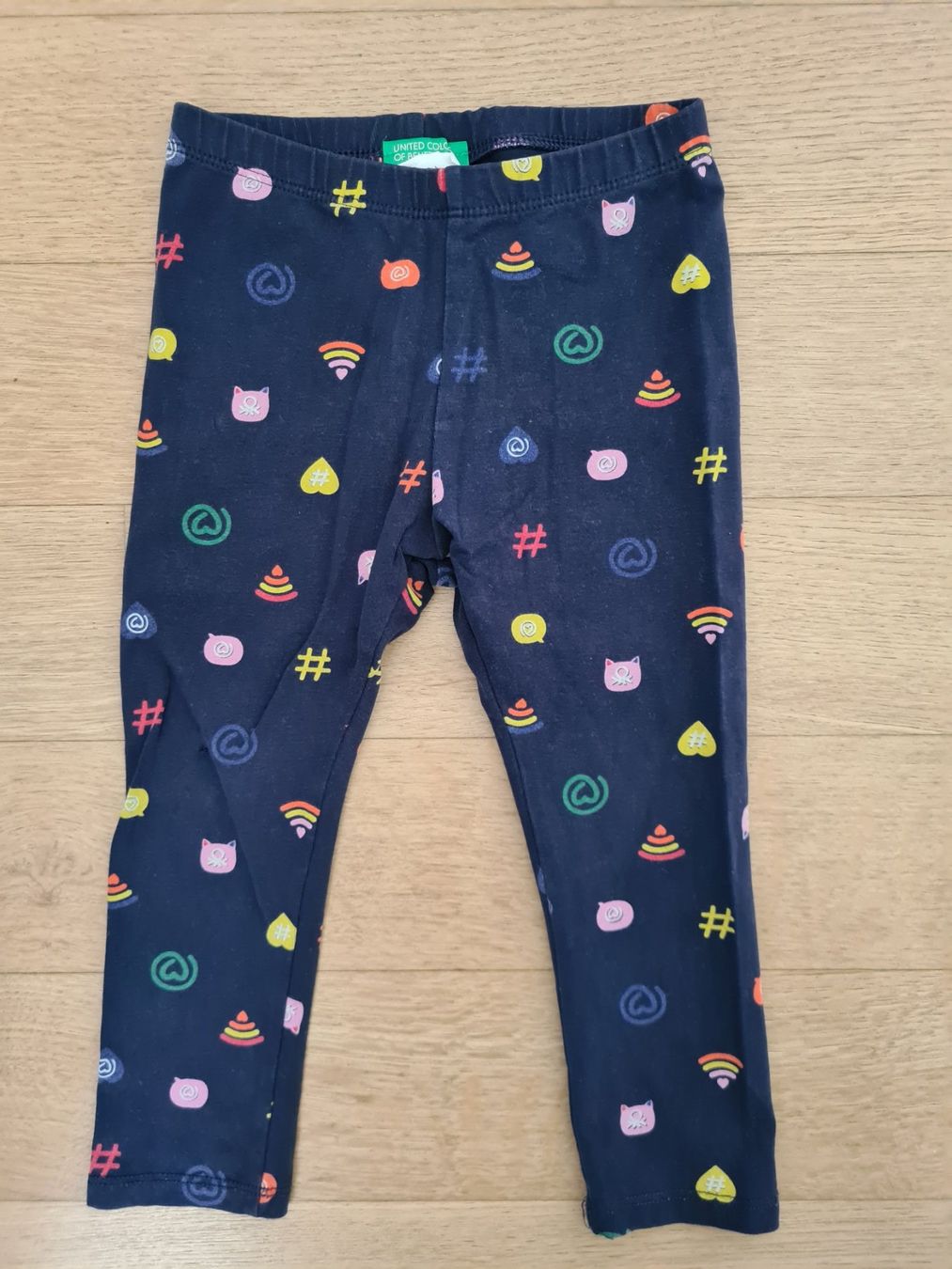 Benetton Pantaloni: Pantalon leggins Benetton taille 90 – Usato da Carouge GE venduto da Gasco