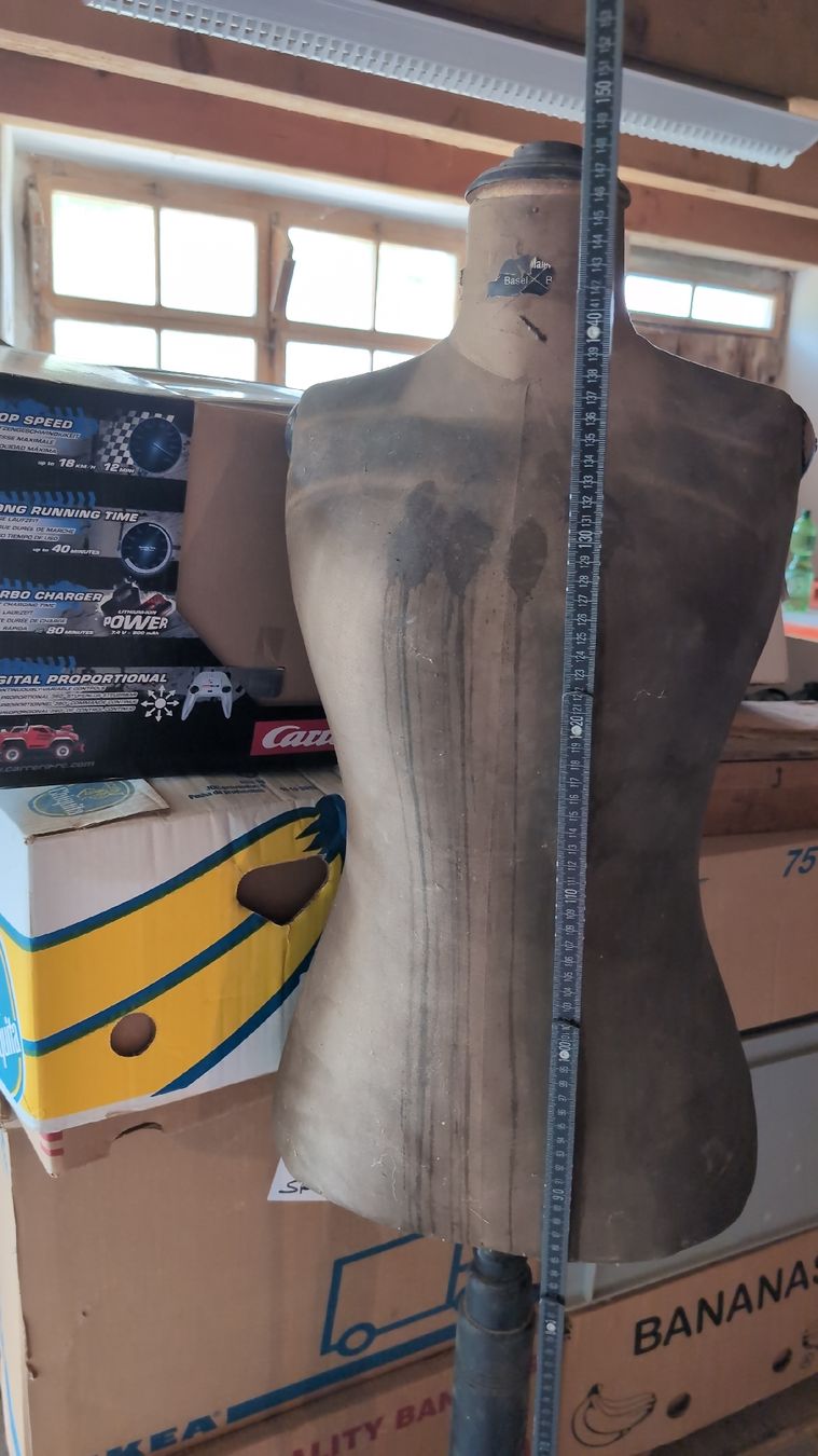 Allestimento di negozi e stand fieristici: Schaufensterpuppe Torso mit Sockel – Usato da Oltingen venduto da gys_2yjc 1