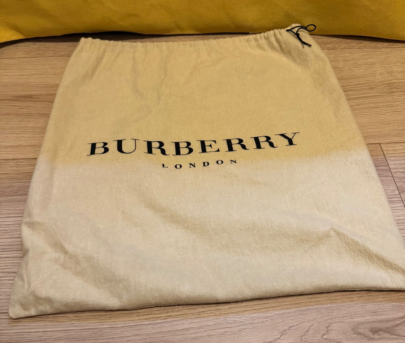 Burberry Taschen für Damen: BURBERRY Nova Check Buckle Tote Bag - Authenticated – Gebraucht aus Chiggiogna von TheLegend88 9