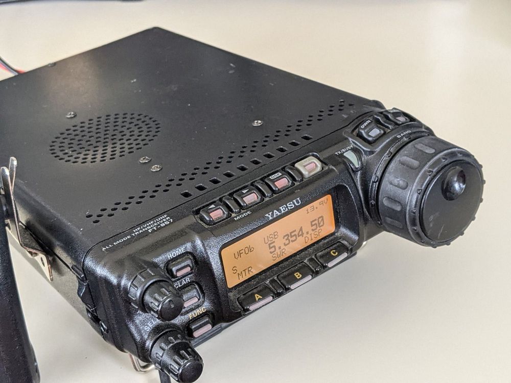 Yaesu FT857 HF/VHF/UHF Transceiver Kaufen auf Ricardo