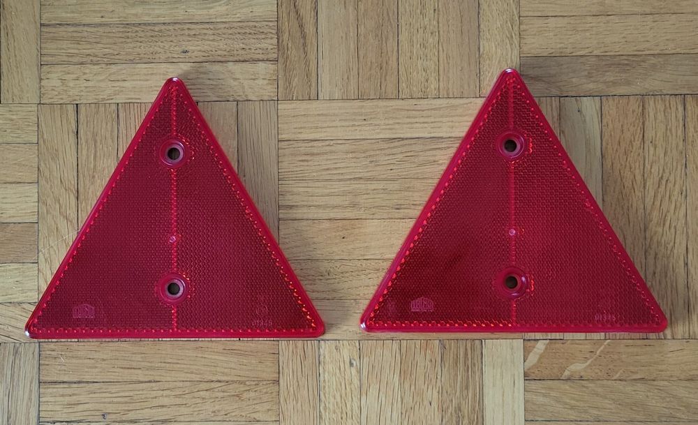 2 Triangles De Remorque Homologués E11 - Réfléchissants - 15 Cm De Côté - Parfait Pour Signalisation Routière - 10