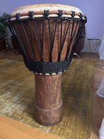 Grosse DJEMBE aus Massivholz Ø37 cm, Höhe 62 cm