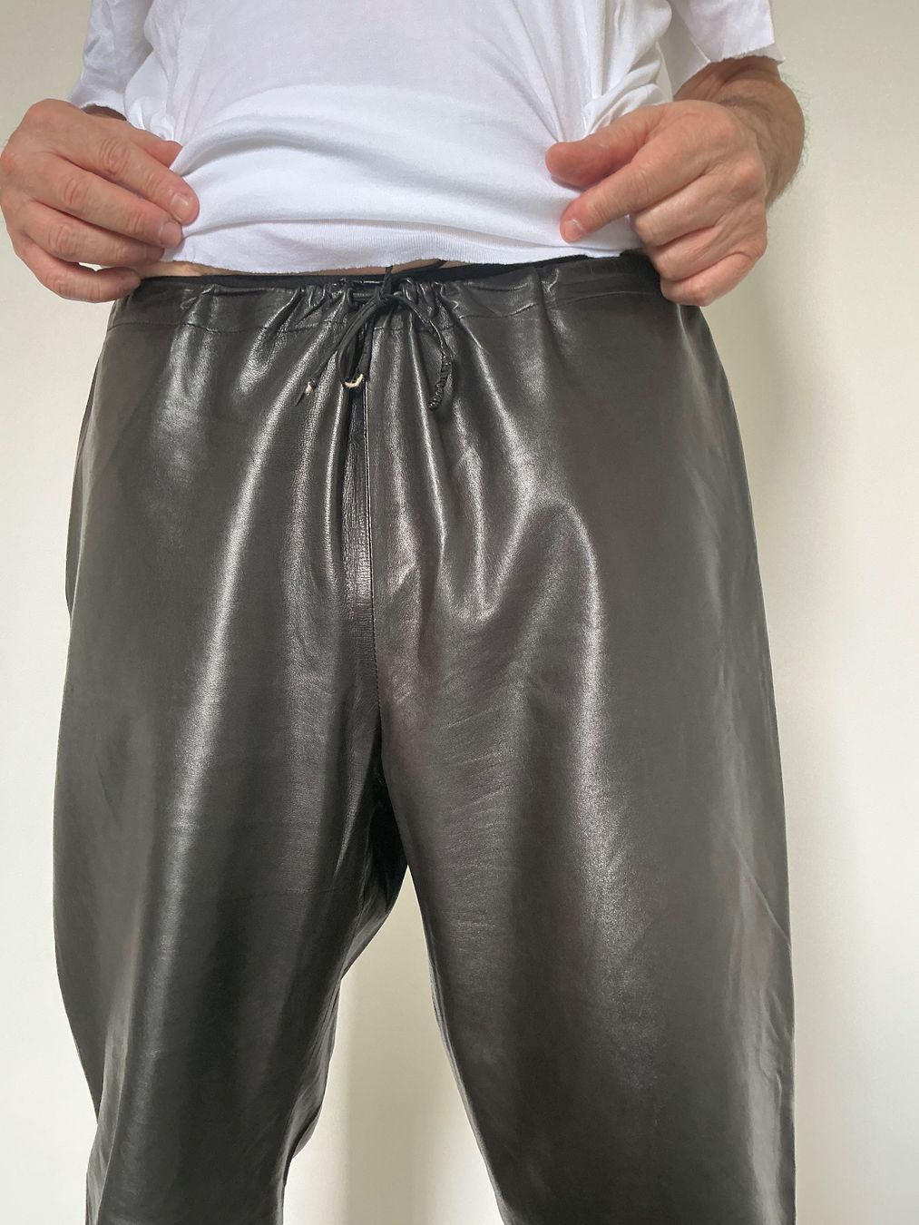 Gucci Pantalons: Gucci Lederhose, schwarz, Grösse 54 – D'occasion à Carona par LaDark11 3