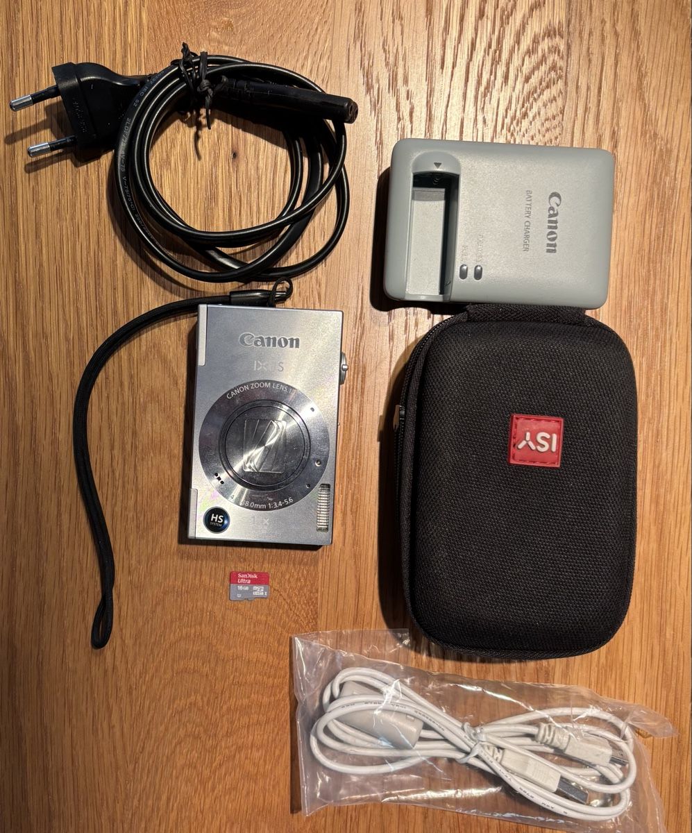 Canon Fotocamera: Canon IXUS 500 HS camera with accessories good condition – Usato da Ennetbaden venduto da FSzalay