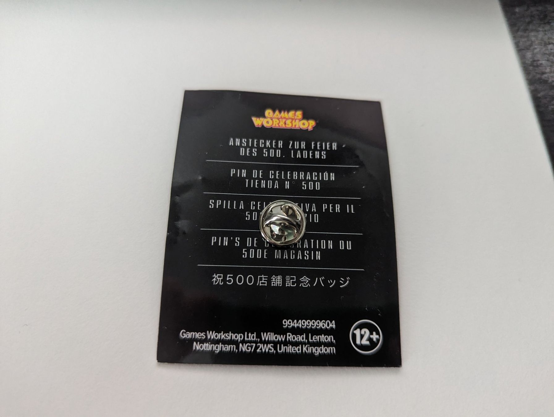 Plaketten & Abzeichen: Warhammer 500th Store Celebration Pin Games Workshop – Gebraucht aus Hünenberg See von SpecialEditionGaming 1
