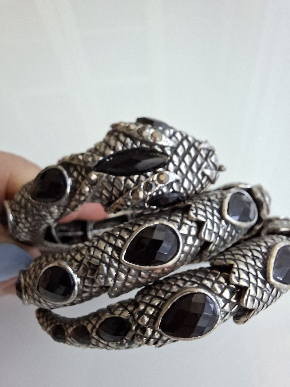 Armbänder & -reifen: Bracelet Serpent Argenté Noir Statement Vintage Extensible – Neu (gemäss Beschreibung) aus Lutry von Sim_Sta