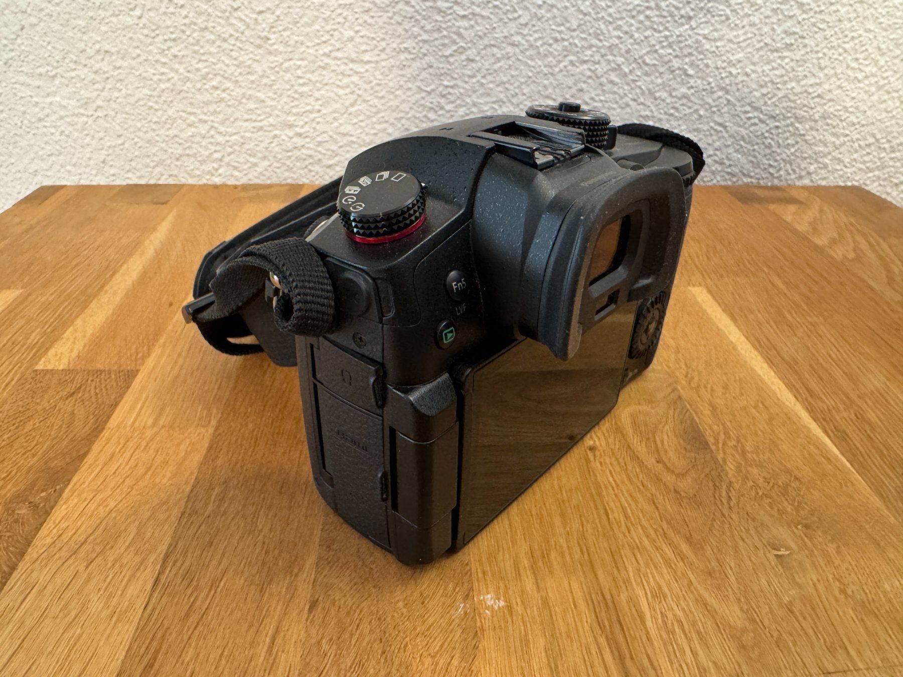 Panasonic Fotocamera: Panasonic Lumix DC-GH5S – Usato da Unterkulm venduto da mdd_designs 4