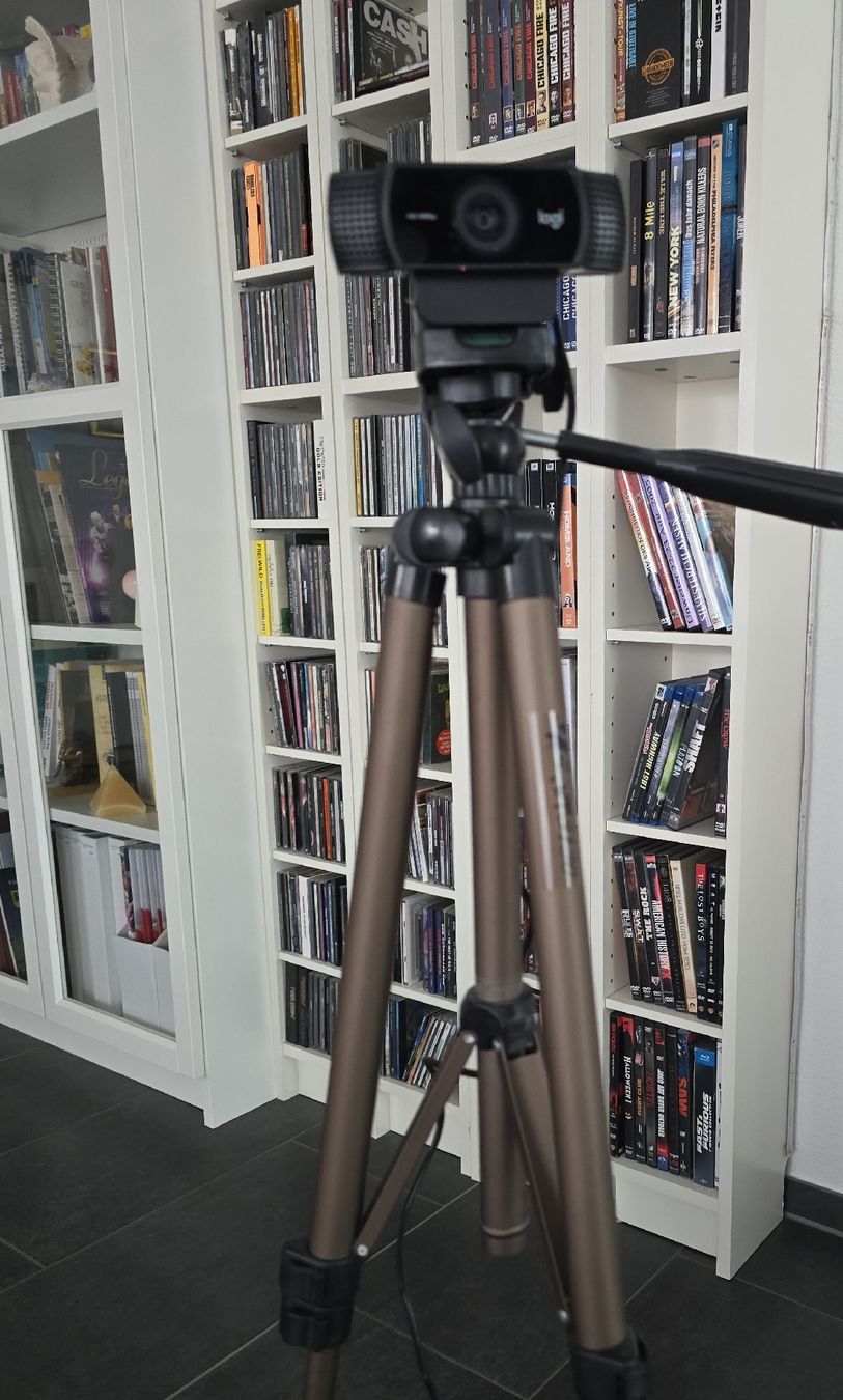 Logitech Webcam: Logitech Webcam HD 1080p auf Stativ – Usato da Kaisten venduto da Snert1 1