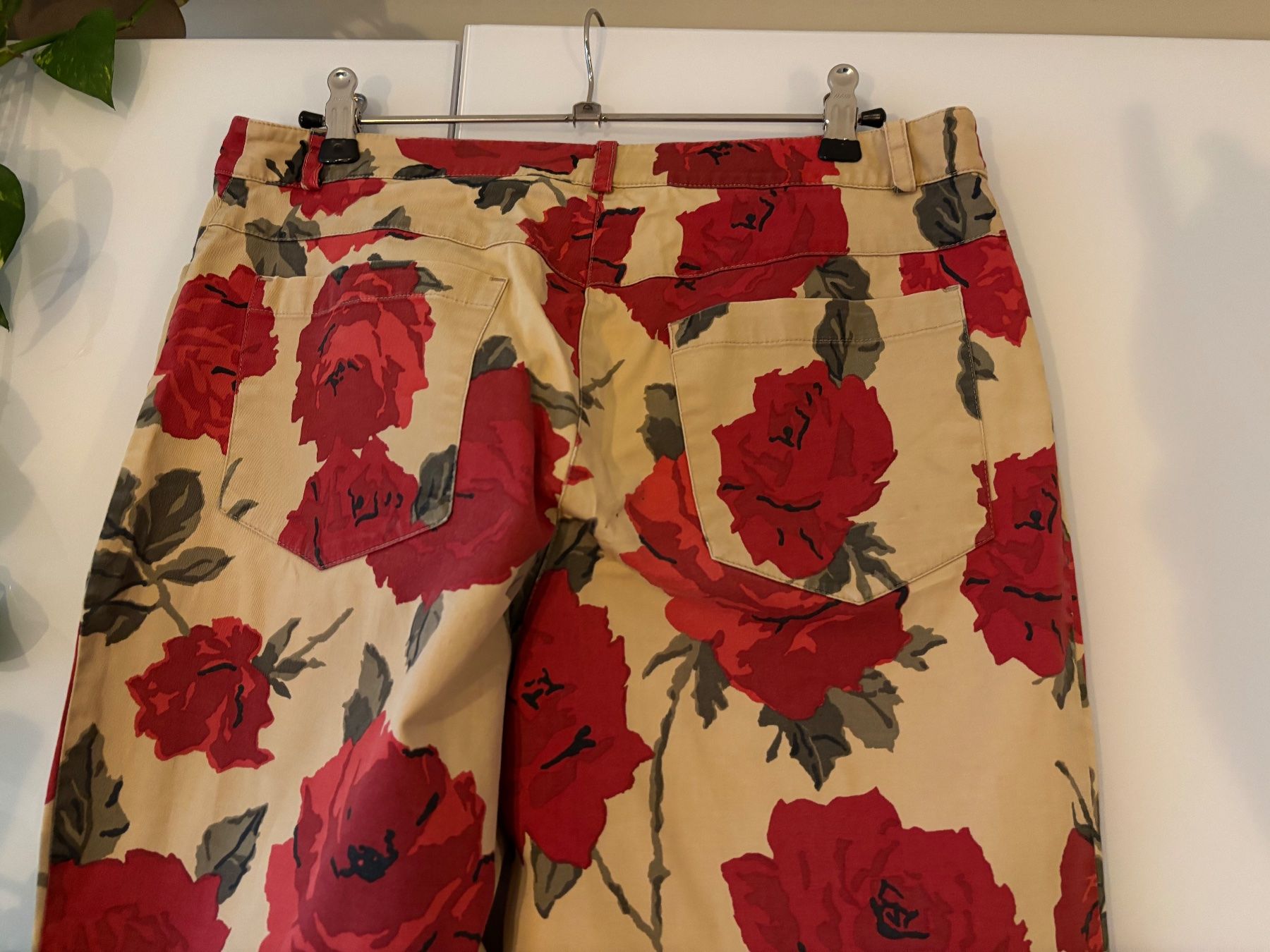More & More Pantaloni: MORE & MORE Hose mit Rosen Gr. 40 – Usato da Zürich venduto da missmodernage 4