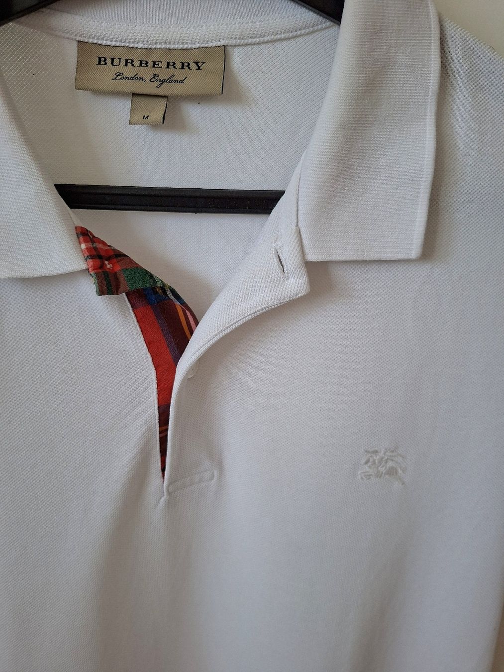Burberry Polos: Polo Burberry blanc taille M – D'occasion à Renens VD par ser_j2fn 2