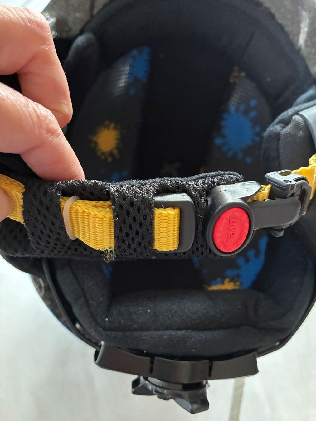 Uvex Casques: Uvex Skihelm Kinder Gr. 51-55 – D'occasion à Kaisten par Schmetterling75 4