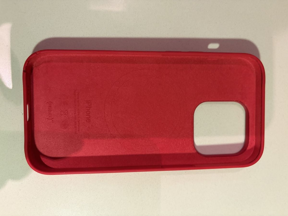 Apple Cover & Protezioni schermo: iPhone 14 Pro Silikon Case – Usato da Bolken venduto da viv_52qx 1