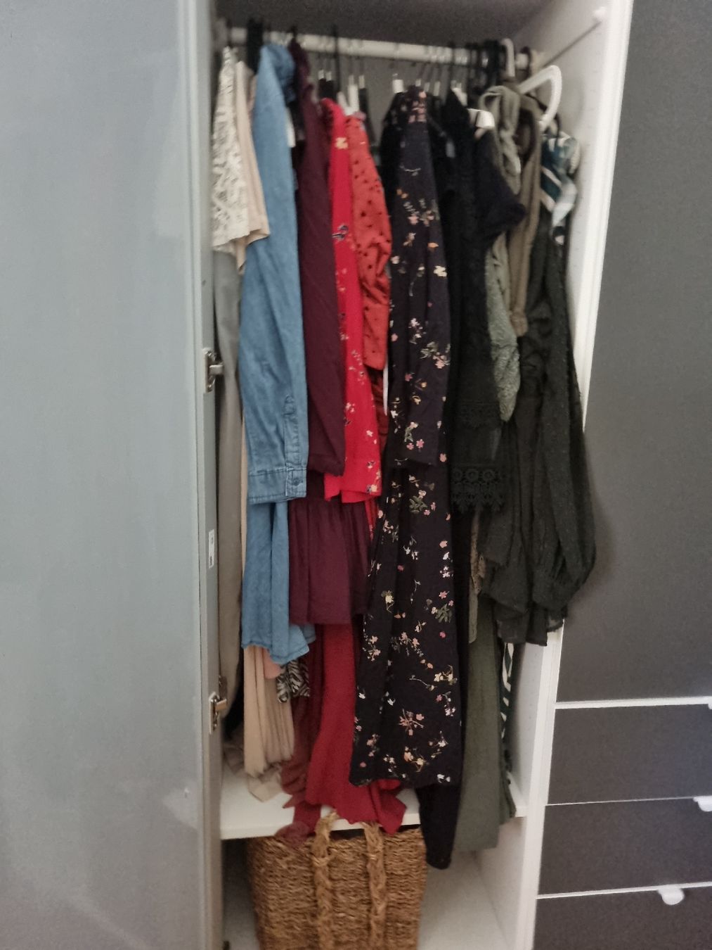 Ikea Armadi: Kleiderschrank PLATSA von Ikea – Usato da Rifferswil venduto da val_6bh8 4