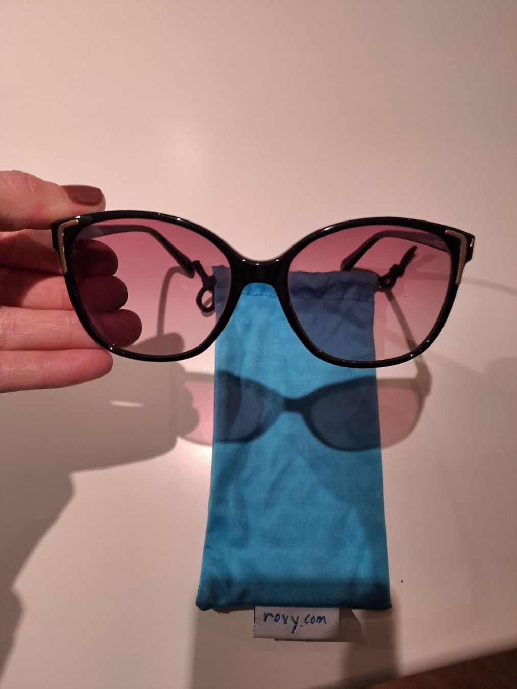 Roxy Occhiali & Lenti: Lunettes de soleil Roxy – Usato da Valeyres-sous-Montagny venduto da Romy. 2