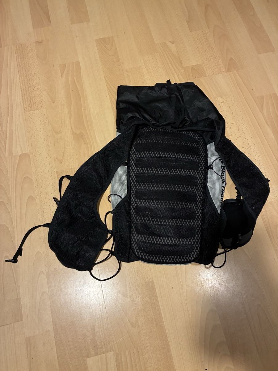 Black Diamond Zaini: Black Diamond Distance 15 Rucksack – Usato da Zürich venduto da haitom77 2