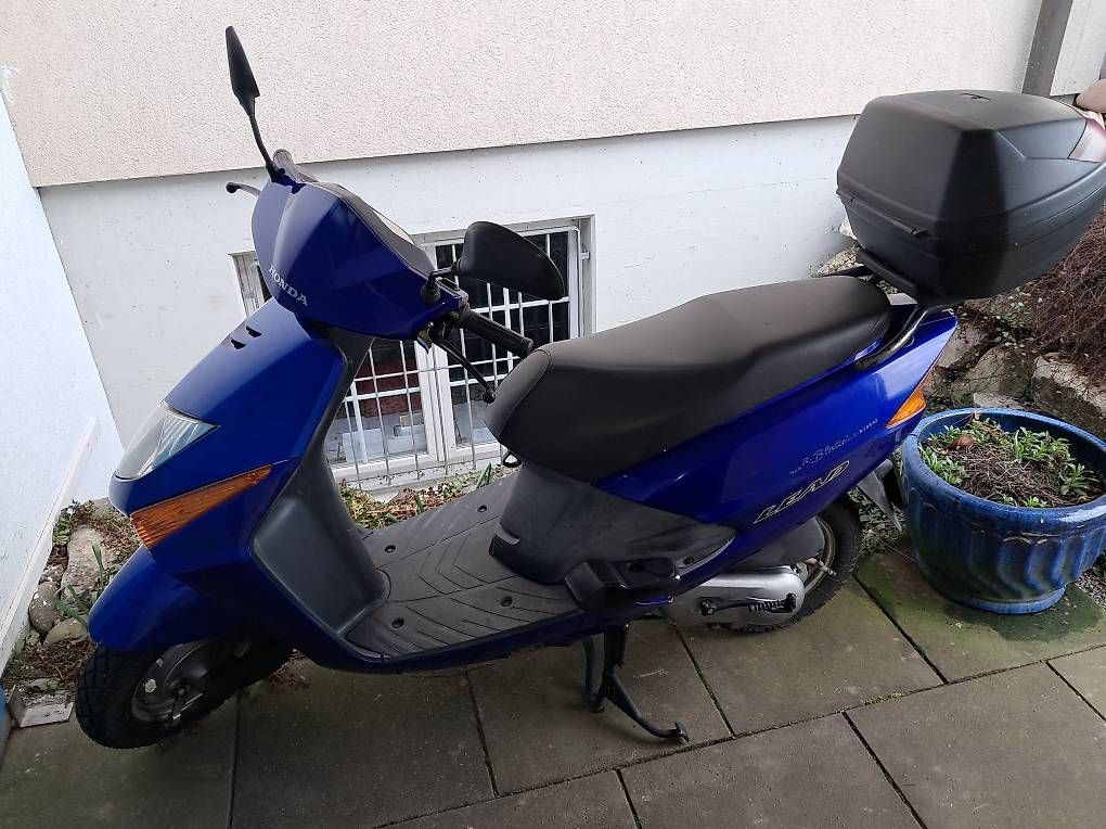 Scooter: GUTER UND ZUVERLÄSSIGER Roller  – Usato da Port venduto da Alfa614