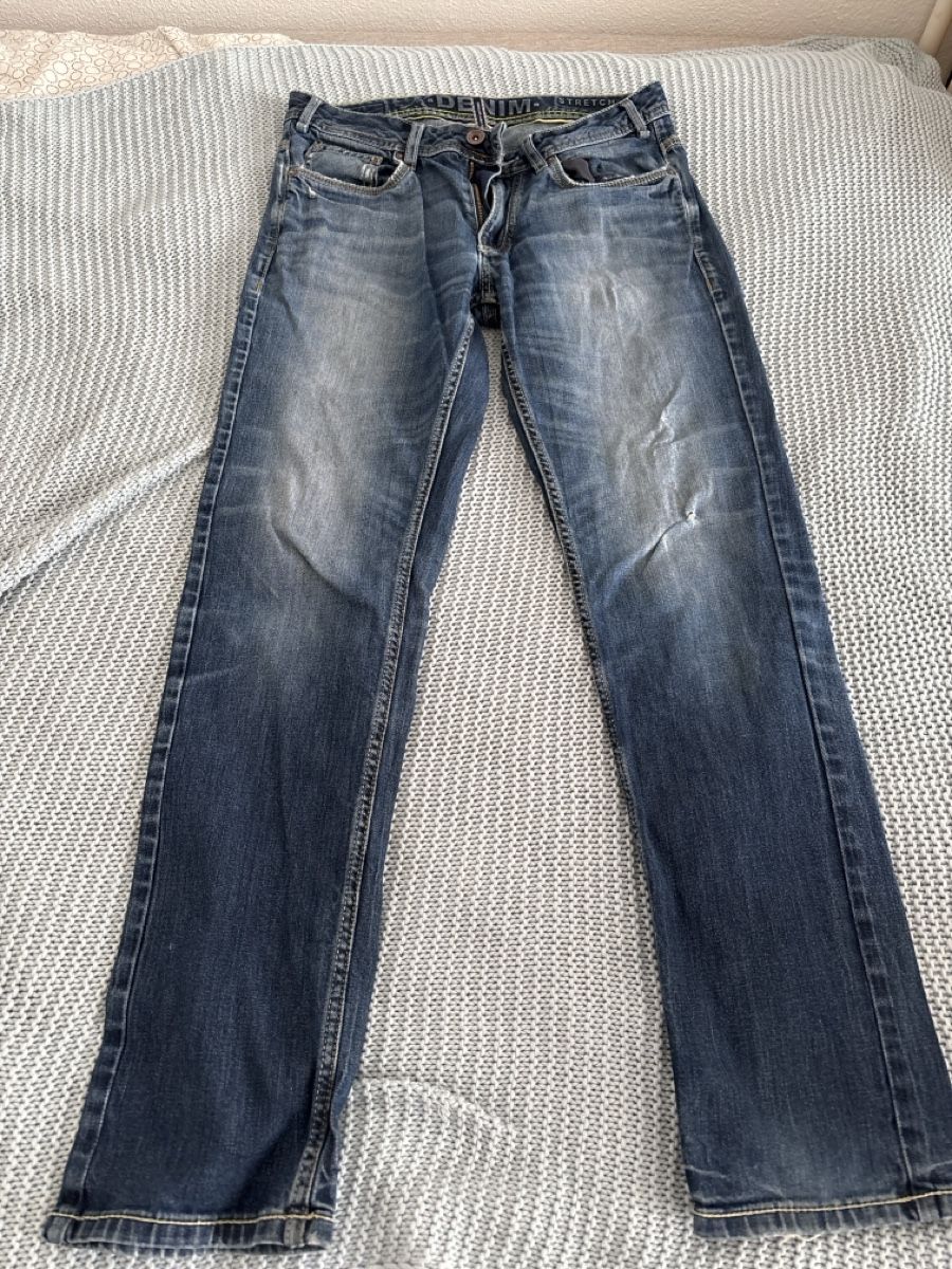 Lotti di vestiti: 4 Paar Jeans – Usato da Emmenbrücke venduto da Vicinolago 3