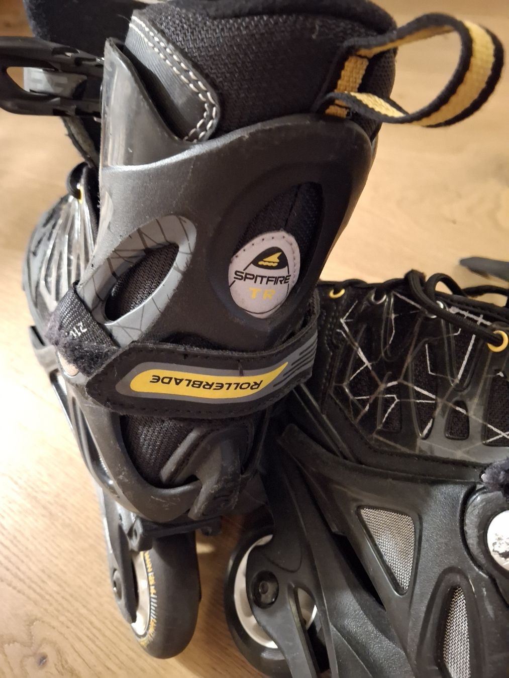 Pattini in linea & Pattini a rotelle: Junior Rollerblades Gr. 33 - 36.5 – Usato da Niederbipp venduto da Himbo62 2