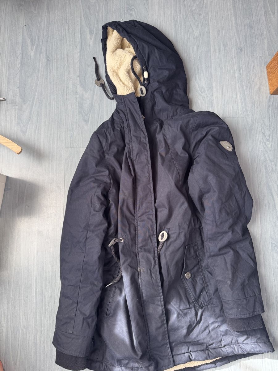 Giacche: Warme Winterjacke mit Kapuze, Grösse M – Usato da Wallisellen venduto da car_w72g