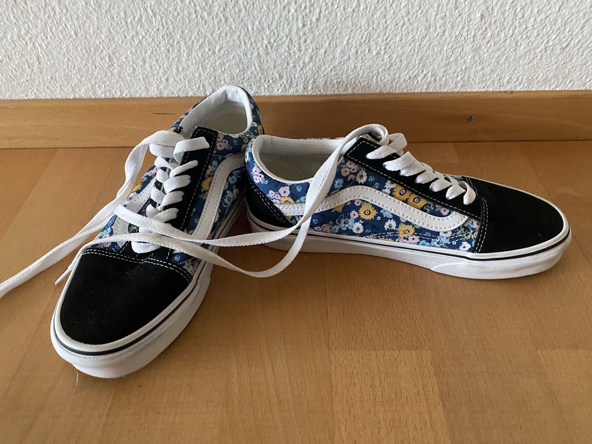 Vans Schuhe für Mädchen: Vans Old Skool Gr. 36.5 Blumenmuster Frühling Sommer – Gebraucht aus Küsnacht ZH von danyork 1