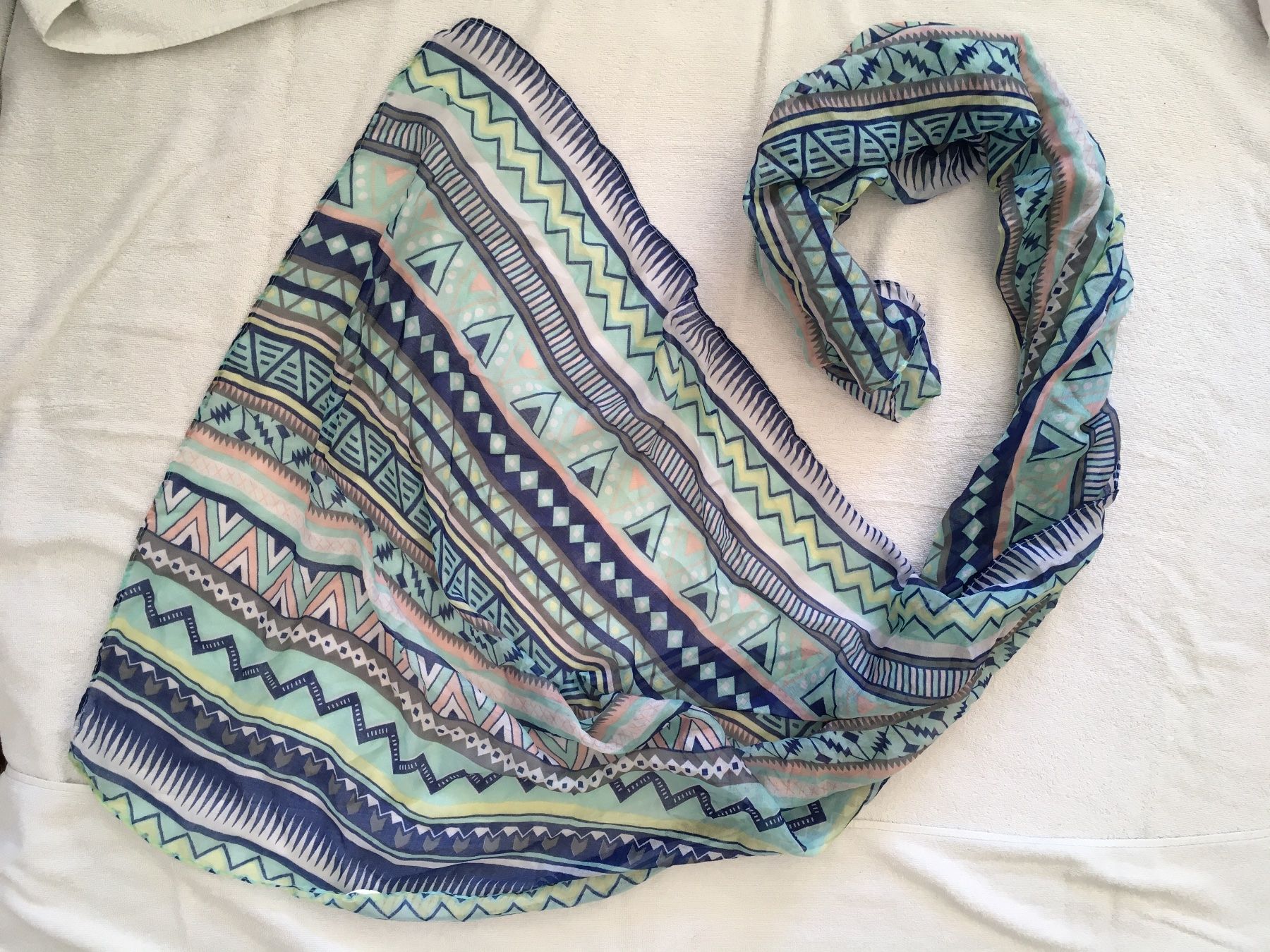 Foulards & écharpes: Modeschal – D'occasion à Altdorf UR par Mini037 1