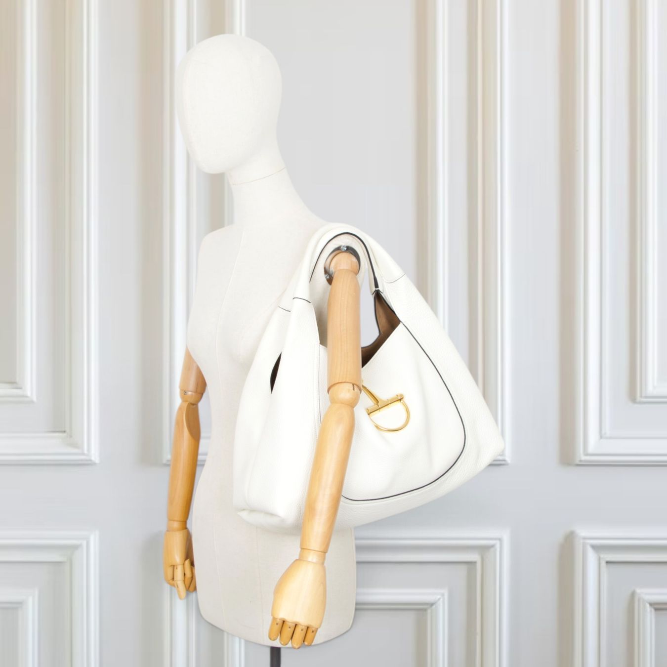 Gucci Sacs femmes: Gucci Softbit maxi shoulder bag crème – D'occasion à Binningen par Designerlabels 1