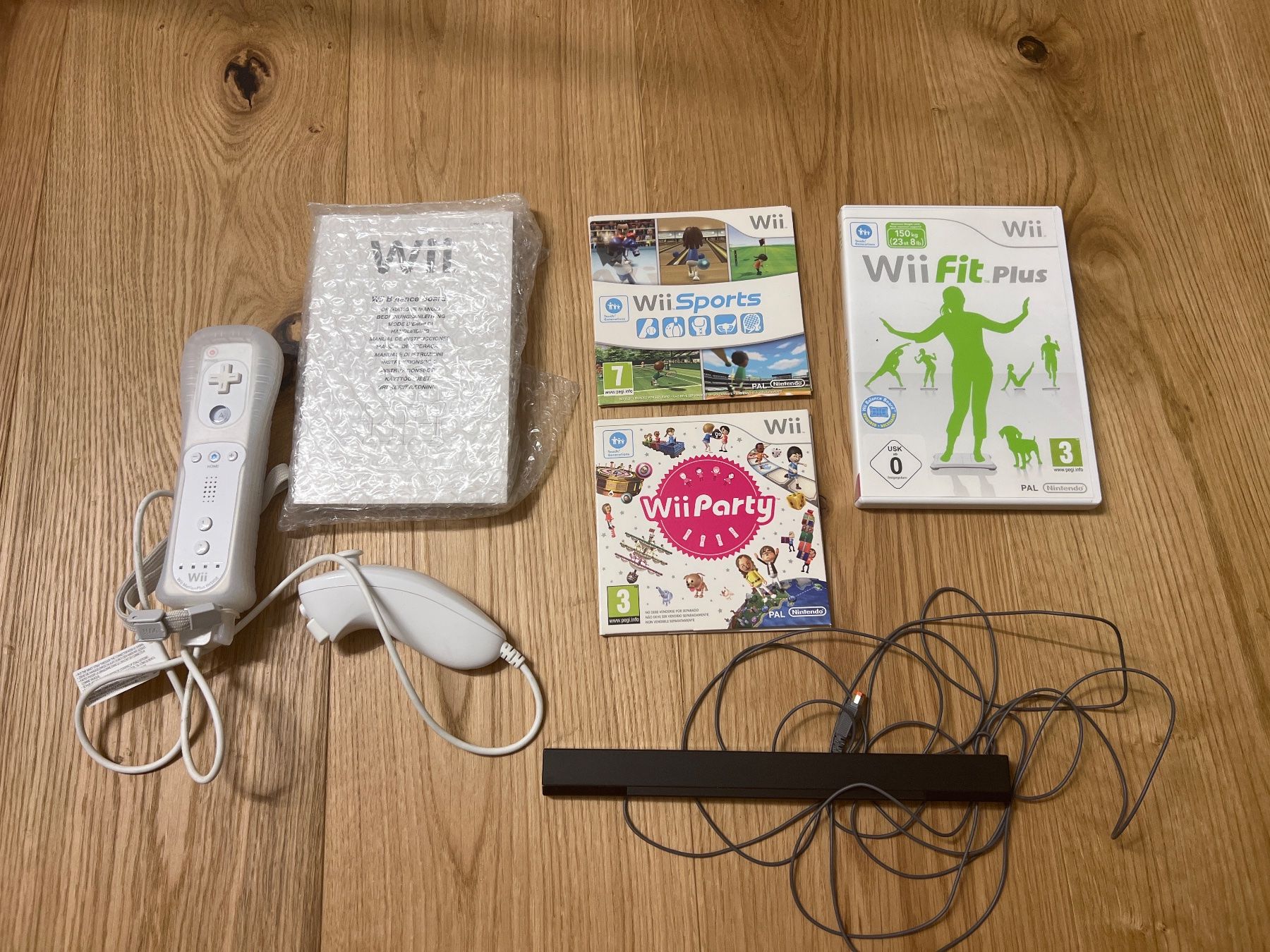 Nintendo Konsolen: Nintendo Wii + Original Balance Board – Gebraucht aus Agno von