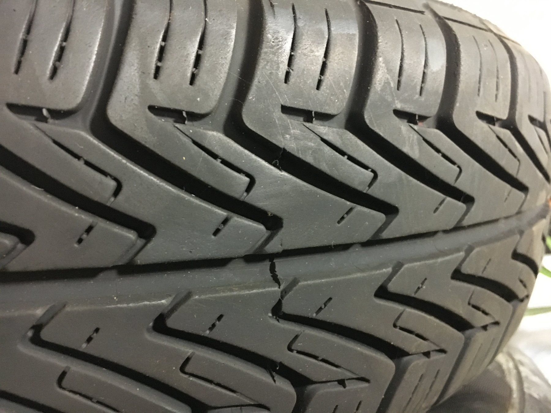 Pneumatici & Ruote complete: Pneu Einzelstück 155/70 R13 75T – Usato da Luzern venduto da Solanor13