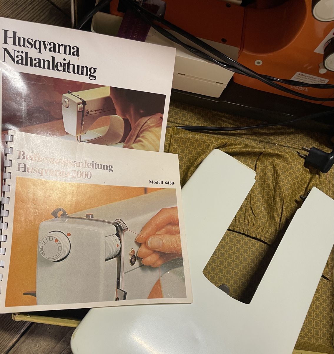 Husqvarna Machines à coudre: Husqvarna 2000 Nähmaschine – Défectueux à Grüningen par asomeg 2