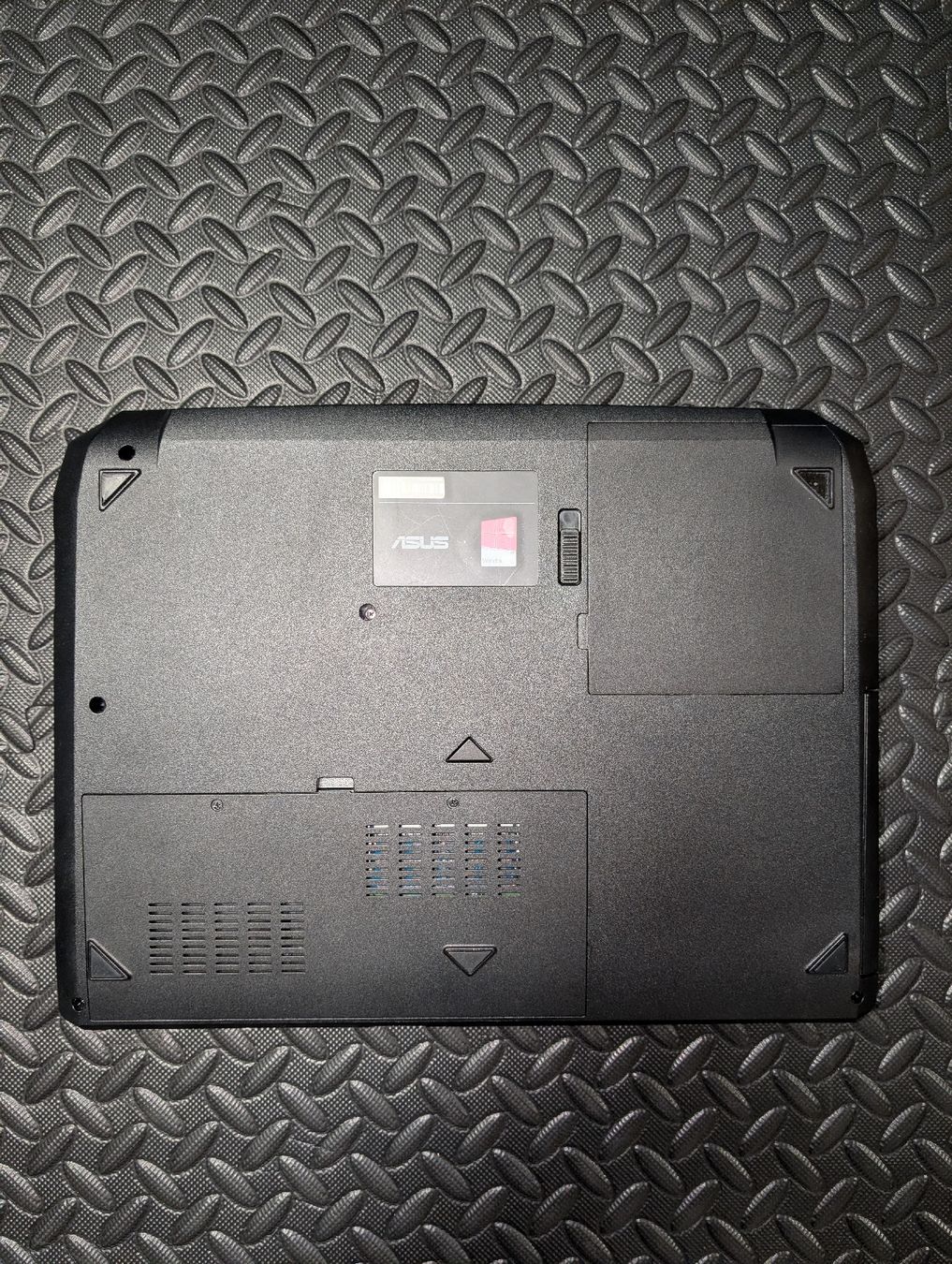 ASUS X55VW Gaming Laptop i7 12GB GTX 660M SSD (Gebraucht) in Châtel-St ...