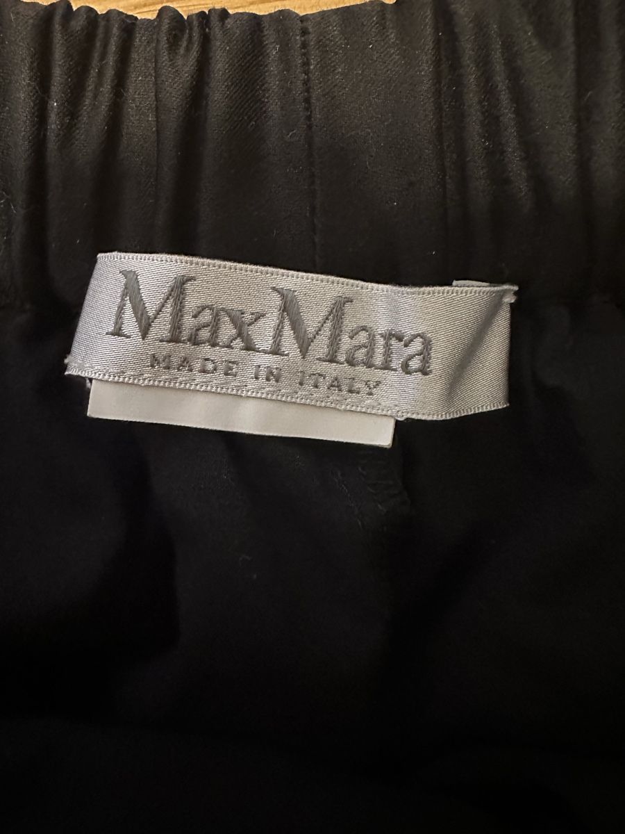 Max Mara Pantaloni: MaxMara oversized Shorts mit Gummizug – Nuovo (secondo la descrizione) da Meisterschwanden venduto da fulLhouse21 2