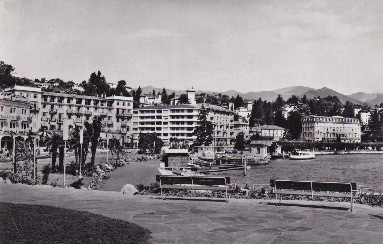 Cartoline postali: Lugano Paradiso - Lungolago  1960 – Usato da Cormoret venduto da Pascalll2001