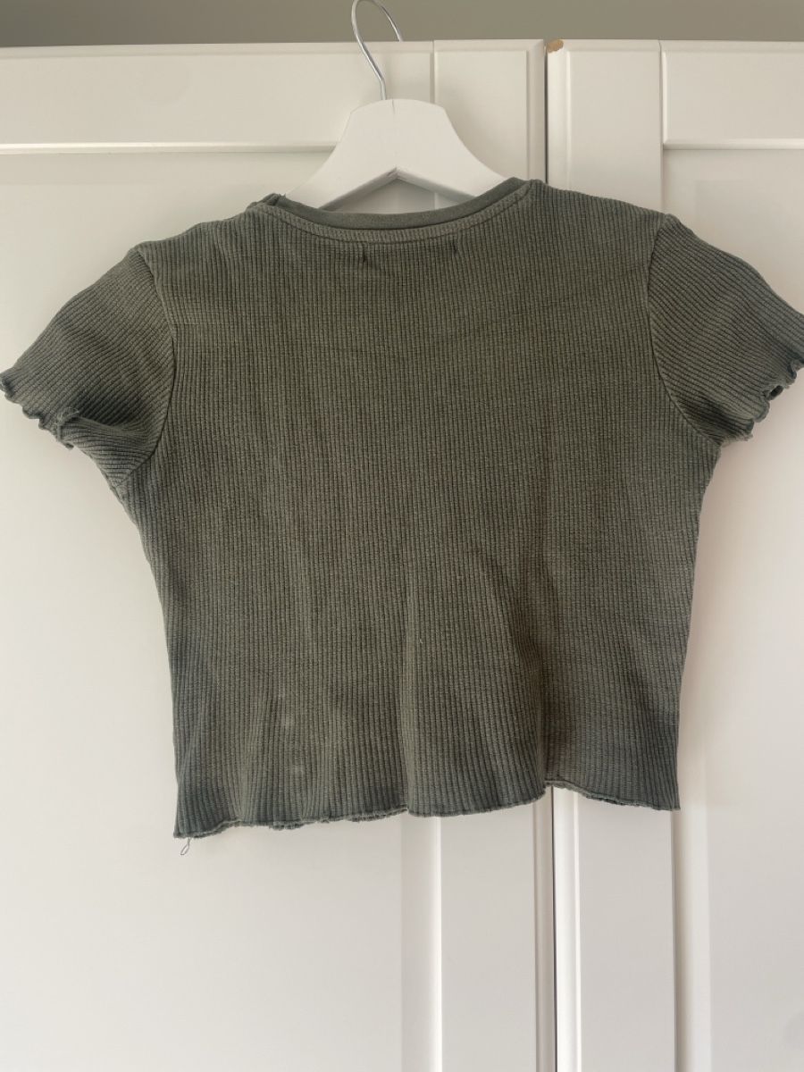 Pull&Bear T-shirt: Süsses Pull&Bear T-Shirt, Grösse S, Olivgrün – Usato da Sissach venduto da nelimas 3