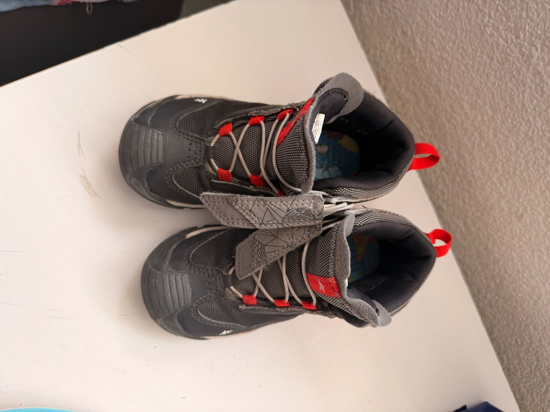 Decathlon Scarpe per ragazzi: Wandernschuhe Gr. 28 – Usato da Flawil venduto da Lorand1987