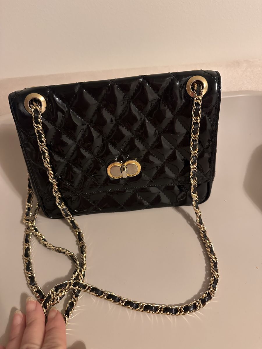 Borse da donna: Tasche Lederlocher mit Goldkette – Usato da Zürich venduto da millaiana