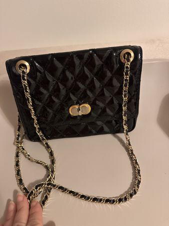Tasche Lederlocher mit Goldkette
