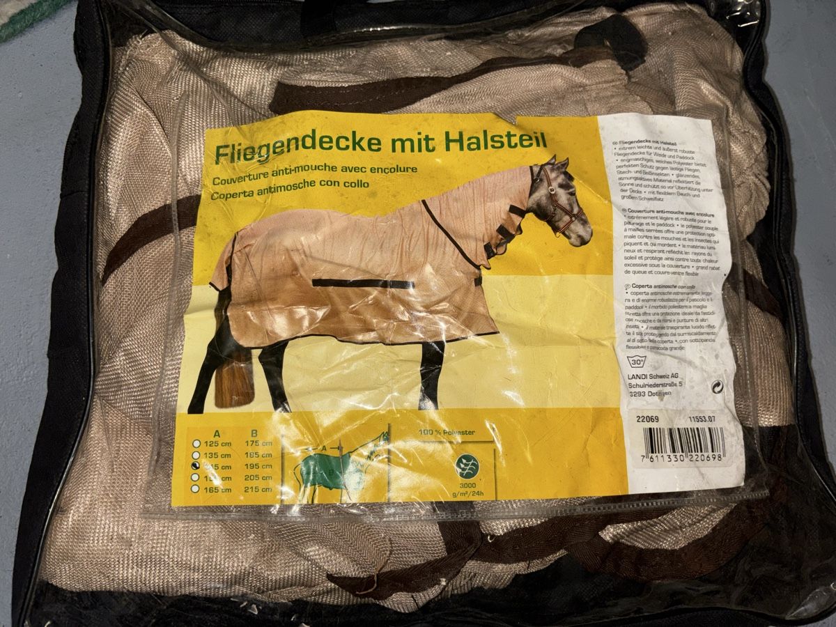 Coperte: Fliegendecke mit Halsteil, Grösse 145cm. Top Zustand! – Usato da Möriken AG venduto da Jamas76