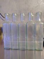 25 ml Glasflaschen inkl. Handverschraubung (mit Ausgiesser)