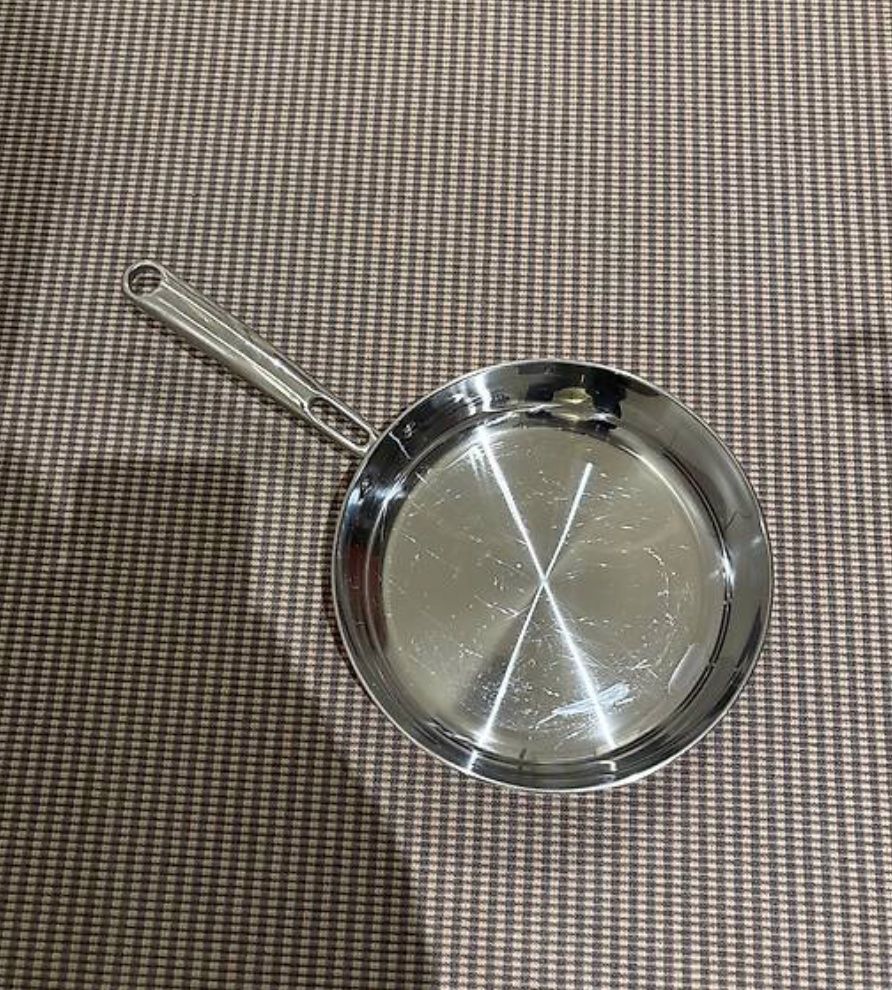 Ikea Pentole: Casserole et/ou sauteuse IKEA – Usato da La Croix (Lutry) venduto da patricia150392 1