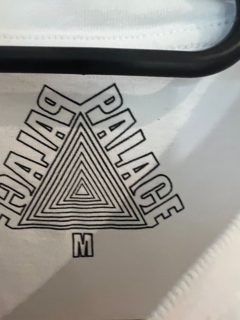 Palace T-Shirts: Weisses Palace T-Shirt – Gebraucht aus Dielsdorf von Anthony111 2