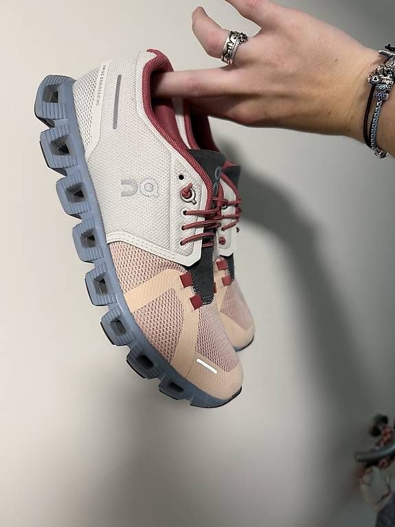 Chaussures femmes: On Schuhe Gr 39 – D'occasion à Seedorf UR par Lia_mia