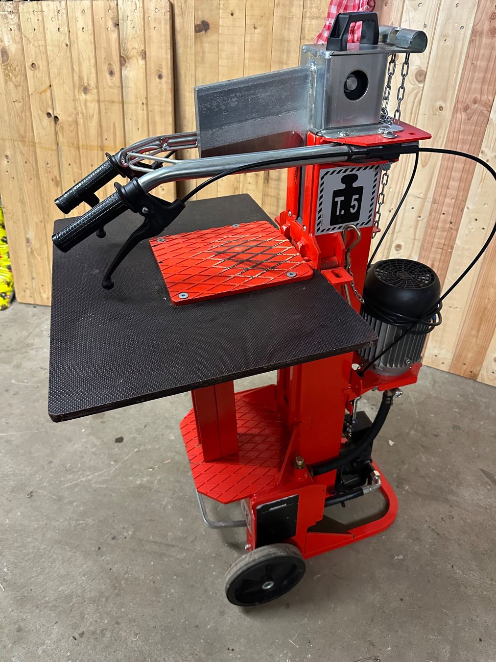Tutte le macchine: Holzspalter  Jonsered 230V – Usato da Huttwil venduto da Ente1234 1