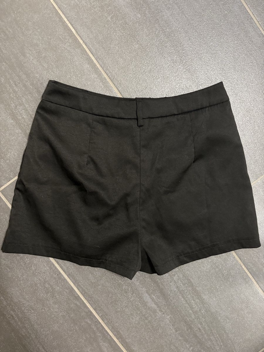 Pantaloni: Elegante Shorts S – Usato da Rümlang venduto da svent 3