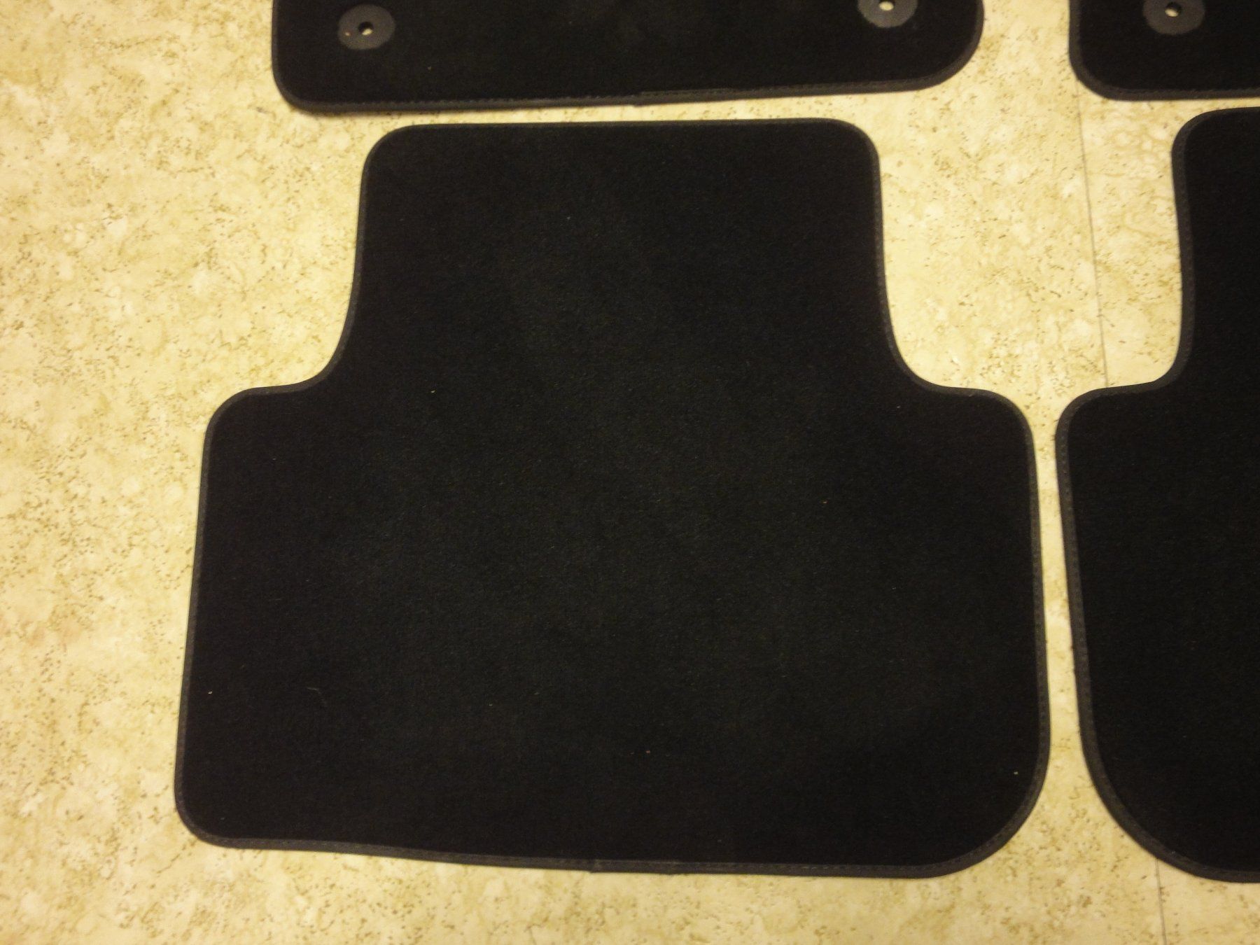 VW Tappeti & Tappetini: Original VW Fussmatten Set  Teppich – Usato da Schmitten FR venduto da Granddixence 5