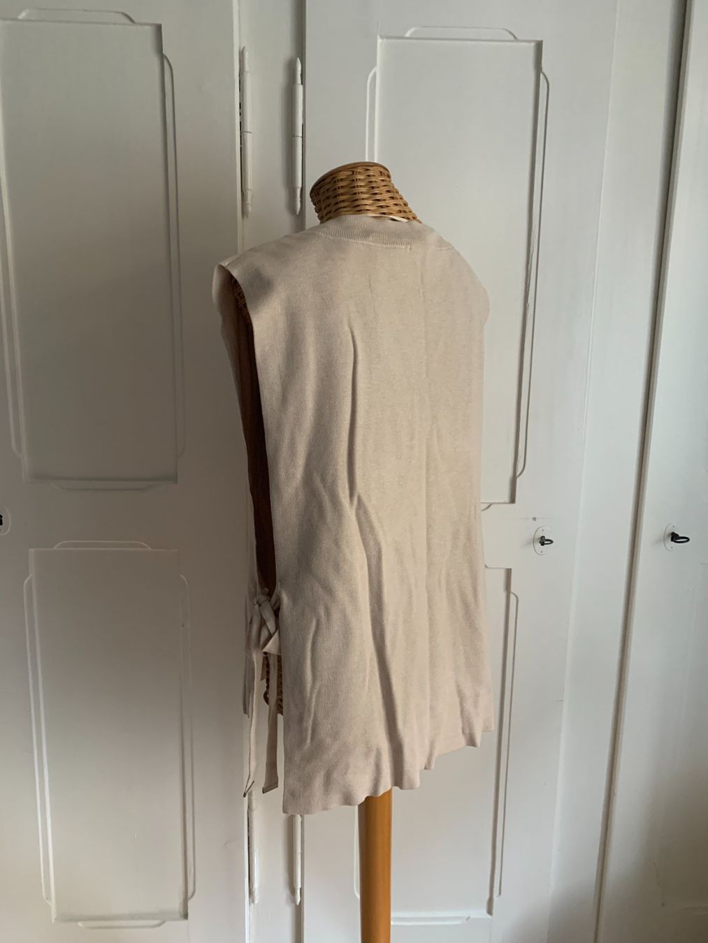 S.Oliver Pulls & Sweat-shirts: S.OLIVER - Feinstrick Pullunder beige M – D'occasion à Zürich par Diazaio 2