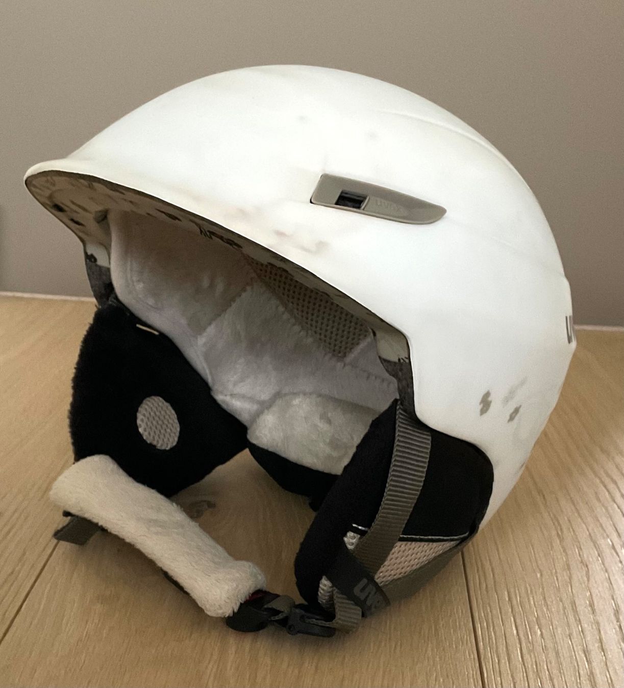 Uvex Caschi: Skihelm Damen Marke uvex – Usato da Amriswil venduto da Chmm1 1
