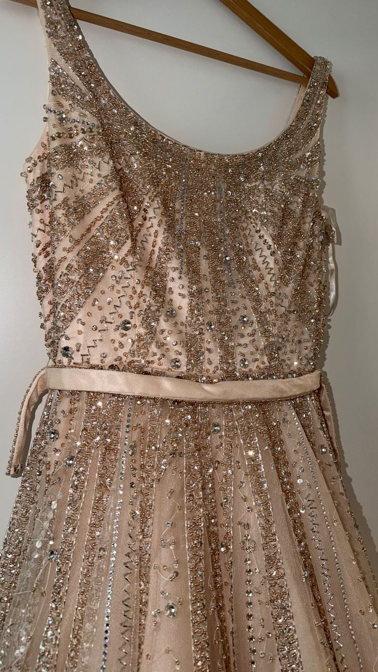 Vestiti: Abendkleid aus dem Kosovo – Usato da lenzburg venduto da ami_9czg