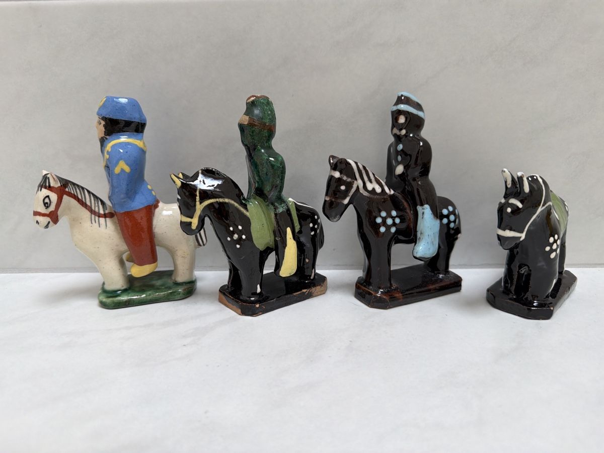 Statuette: Keramik Figuren antik, Pferde mit Reiter. – Usato da Biberist venduto da Momo33 1
