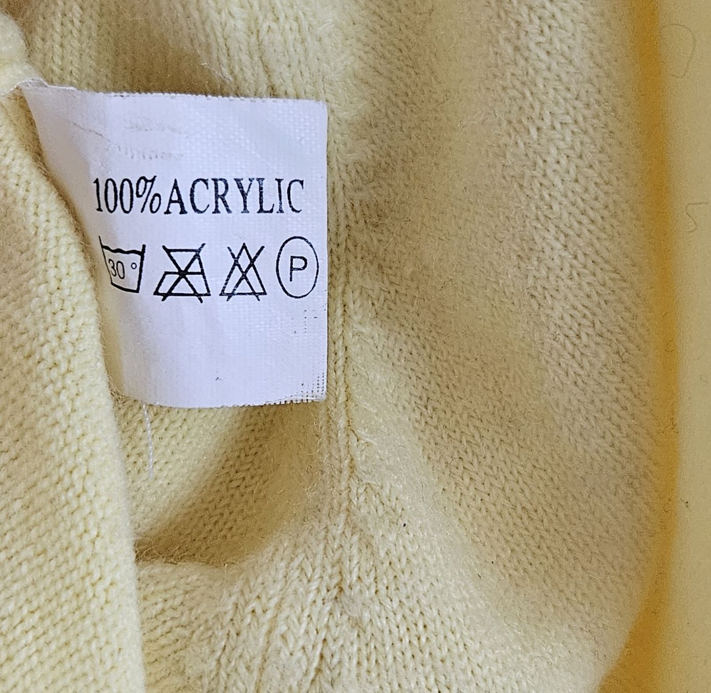 Maglioni & Felpe: Strickjäckchen buttergelb, Grösse M – Usato da Rombach venduto da ThriftBetter 3