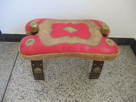 Orientalischer Kamelhocker mit Verzierungen Holz Lederkissen